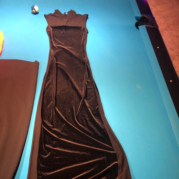 Long mesh side black velvet dress - Picture 2 of 5